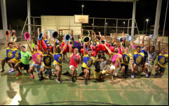 Fazem parte da Junina Malacabados cerca de 60 pessoas entre dançarinos, equipe de teatro, staff, marceneiros, artesão e diretoria geral