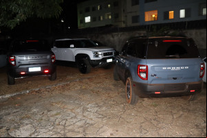  Carros apreendidos, supostamente adquiridos com o dinheiro desviado das empresas 