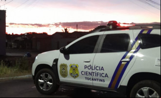 Local foi isolado pela perícia após o crime brutal no setor Raizal, em Araguaína.