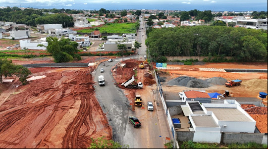 A primeira etapa da maior obra de infraestrutura urbana de Araguaína começa na Via Norte, a partir do Jardim Goiás, cruzando os setores Noroeste, Vila Rosário e Setor Couto Magalhães até a Avenida Castelo Branco, e já está quase 90% concluída