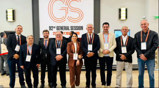 Certificado de zona livre da febre aftosa sem vacinação foi entregue para representantes da Adapec e Seagro, na manhã desta quinta-feira, 29, durante evento da Woha, em Paris, na França 